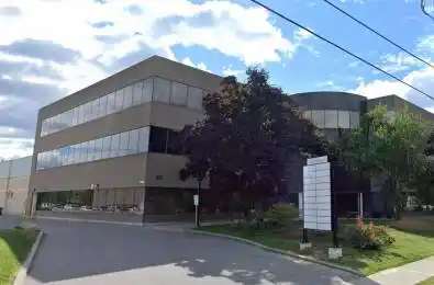 85 Scarsdale Road Unit# 305 Toronto C13 Ontario M3B 2R2