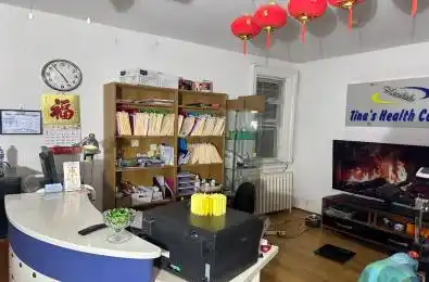 386 Spadina Road Unit# 2nd Toronto C03 Ontario M5P 2W1