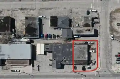 842 Clyde Avenue McKellar Heights - Glabar Park and Area Ontario K1Z 5