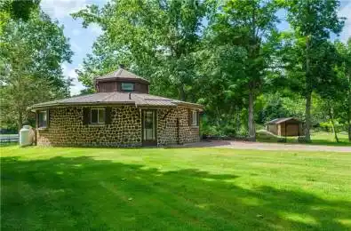 851 RIDEAUWOOD Lane Leeds and the Thousand Islands Ontario K0E 1N0