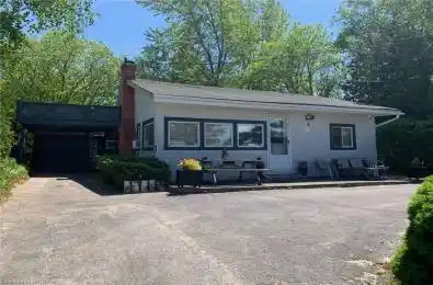 9 LAKESHORE Boulevard South Bruce Peninsula Ontario N0H 2G0