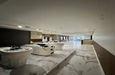 630 Bloor Street Unit# Upper Toronto C02 Ontario M6G 1K7