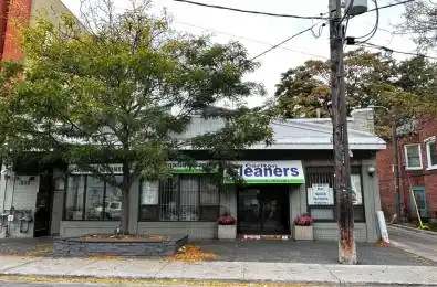 252 1/2 Carlton Street Unit# B Toronto C08 Ontario M5A 2L3