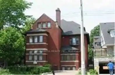 228 St George Street Unit# 7 Toronto C02 Ontario M5R 2N5
