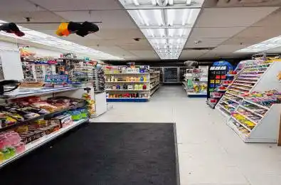 4- 2468 Eglinton Avenue Toronto W04 Ontario M6M 5E2