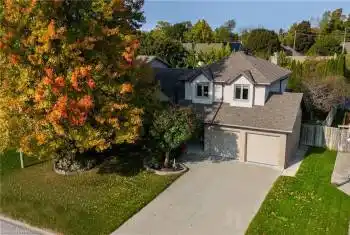 882 Piccadilly Drive 