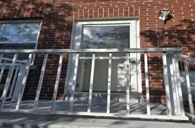 294 Wolfe Street Unit# Bsmt Oshawa Ontario L1H 3T7
