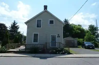 468 Gladstone Street North Dundas Ontario K0C 2K0