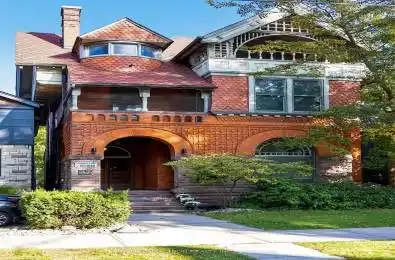 37 Madison Avenue Toronto C02 Ontario M5R 2S2