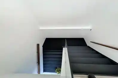 7015 Tranmere Drive Unit# 11 (UPPER FLOOR) Mississauga Ontario L5S 1T7