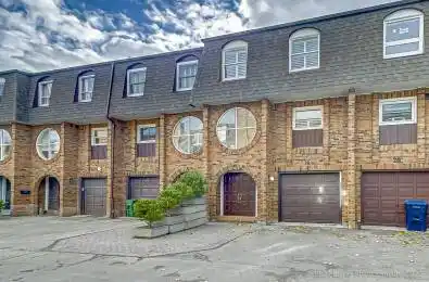 18 Oaken Gate Way Unit# 18 Toronto C12 Ontario M2P 2A1