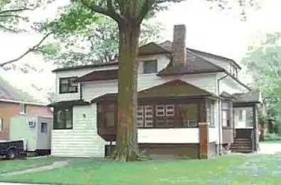 60 Long Branch Avenue Unit# 5 Toronto W06 Ontario M8W 3J2