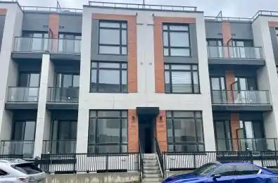 2 STECKLEY HOUSE Lane Unit# 924 Richmond Hill Ontario L4S 0N4