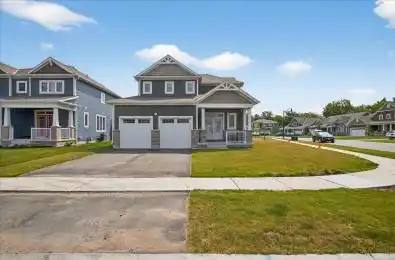5 Dyer Crescent Bracebridge Ontario P1L 0N4