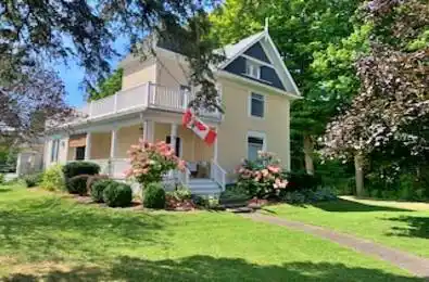 8 Queen Street Huron-Kinloss Ontario N0G 2R0