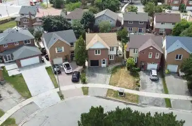 4032 Teakwood Drive Mississauga Ontario L5C 3T5
