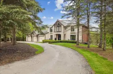 71 Manitou Drive King Ontario L7B 1E7
