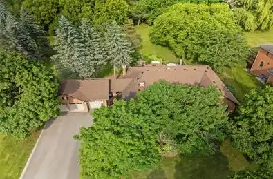 21 Rolling Court King Ontario L7B 1E8