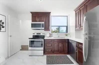 100 Wingarden Court Unit# 315 Toronto E11 Ontario M1B 2P4