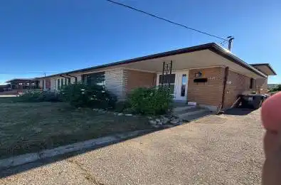 18 Whitbread Crescent Toronto W05 Ontario M3L 2A7