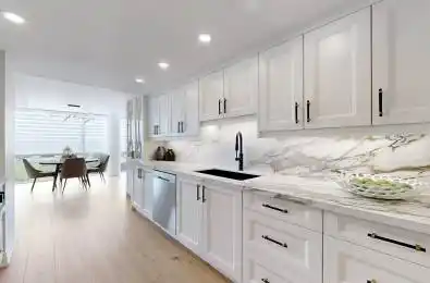20 Harding Boulevard Unit# 717 Richmond Hill Ontario L4C 9S4