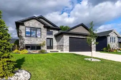 102 Phibbs Street Lambton Shores Ontario N0N 1J0