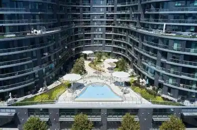 1 Edgewater Dr Drive Unit# 422 Toronto C08 Ontario M5A 1B9