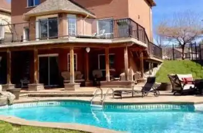 118 Russell Street Unit# Lower Halton Hills Ontario L7G 5Z2
