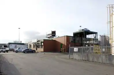 2 Bradpenn Road Toronto W08 Ontario M8Z 5S9