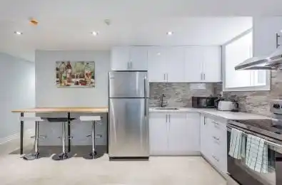 77 Homewood Avenue Toronto C08 Ontario M4Y 2K1
