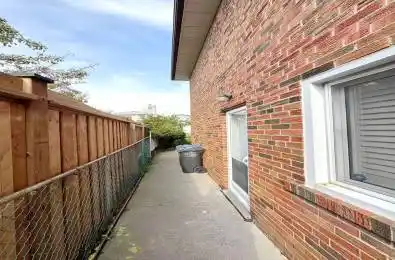 3277 CARDROSS Road Unit# Basement Unit Mississauga Ontario L4X 2N4