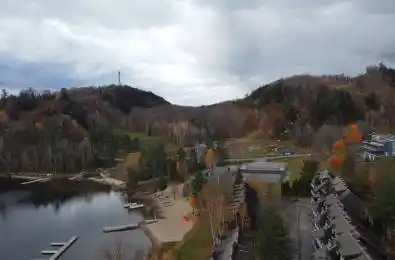 4 TURNER Drive Huntsville Ontario P1H 1A8