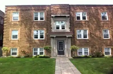 48 Emerald Crescent Unit# 4 Toronto W06 Ontario M8V 2B6