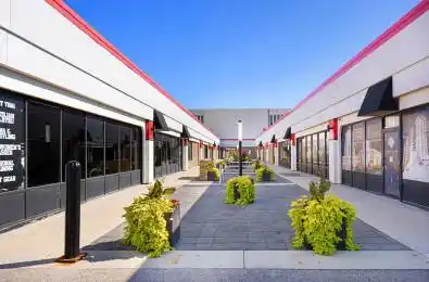 755 Queensway N/A Unit# 18-19 Mississauga Ontario L4Y 4C5