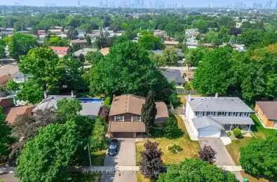 3667 Beechollow Crescent Mississauga Ontario L4Y 3T3