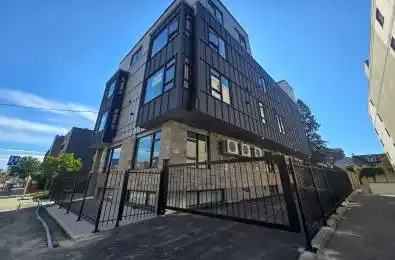10 MCARTHUR Avenue Unit# 201 Vanier and Kingsview Park Ontario K1L 6R2