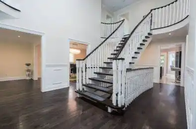 1448 Mayors Manor Oakville Ontario L6M 3B1