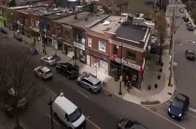 3052 Dundas Street Toronto W02 Ontario M6P 1Z7