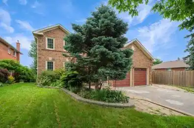 102 Crawford Rose Drive Aurora Ontario L4G 4R9