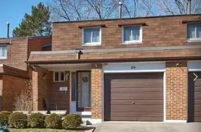 3025 Cedarglen Gate Unit# 29 Mississauga Ontario L5C 2V7