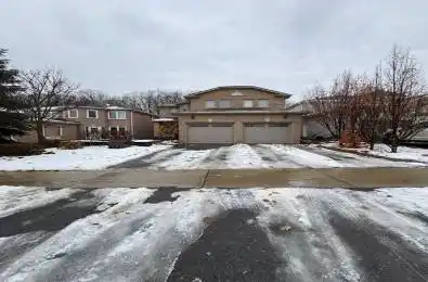 100 Larratt Lane Richmond Hill Ontario L4C 0E3