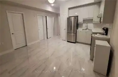 32 Wellington Street Unit# 102 Aurora Ontario L4G 1H5