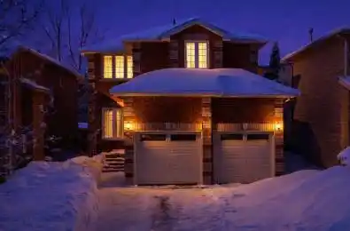 13 TEAL Place Barrie Ontario L4N 8W1