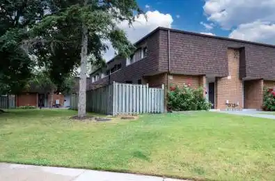 444 Silverstone Drive Unit# 11 Toronto W10 Ontario M9V 3K8